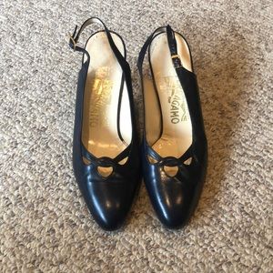 Vtg Salvatore Ferragamo Navy blue ankle strap shoe